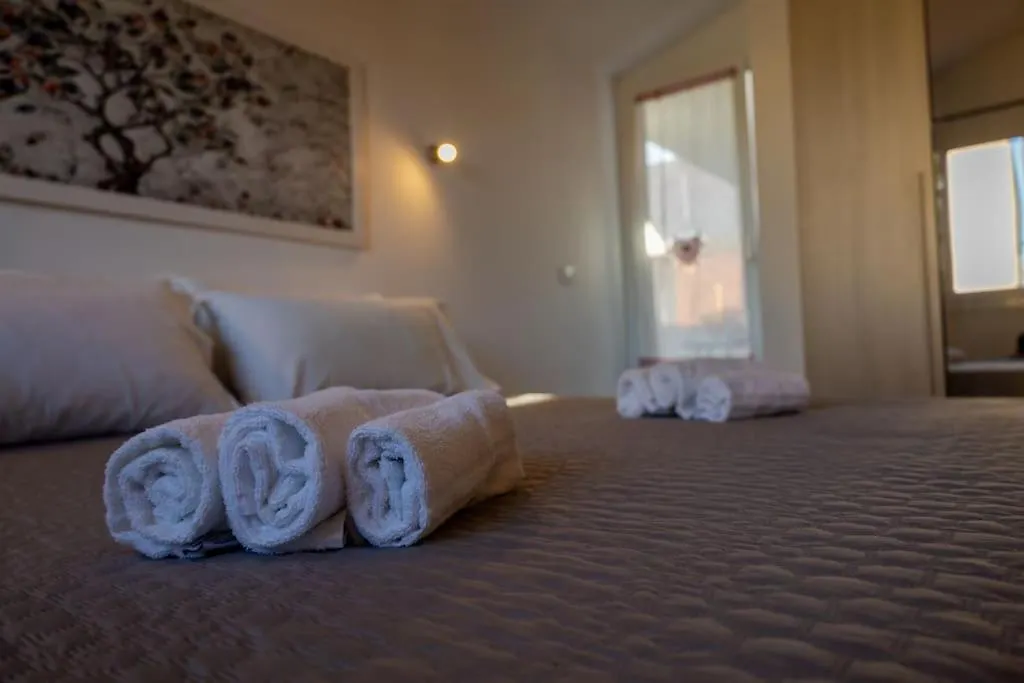 Elegante Rifugio Appartamento Con 1 Camera Da Letto 4 Adulti Wi-Fi Netflix Olbia 0*,